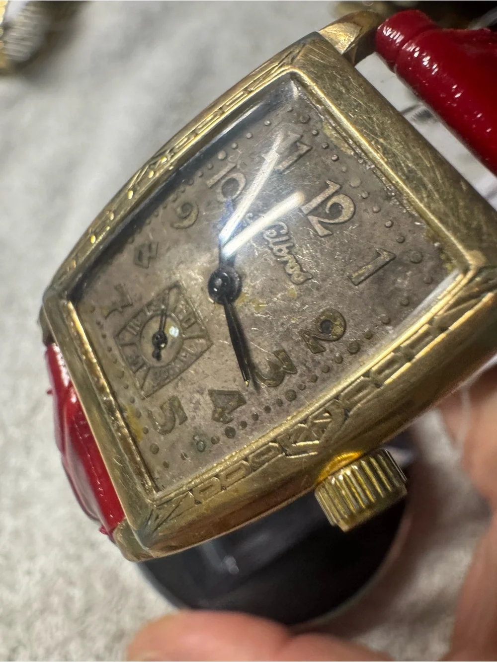 Hillrose Vintage-Style Gold Toned Men’s Watch with Red Leather Strap